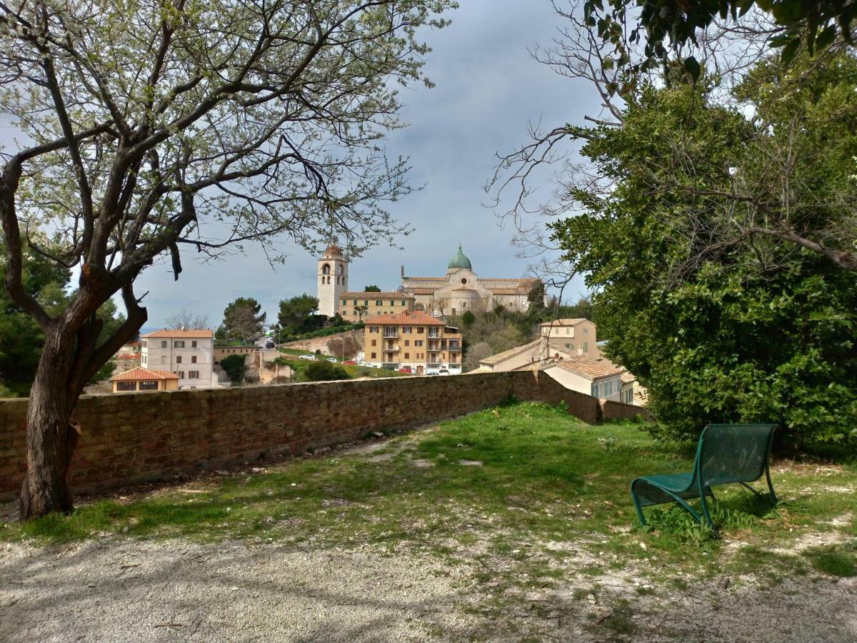 Via Duranti Leilighet Ancona Eksteriør bilde